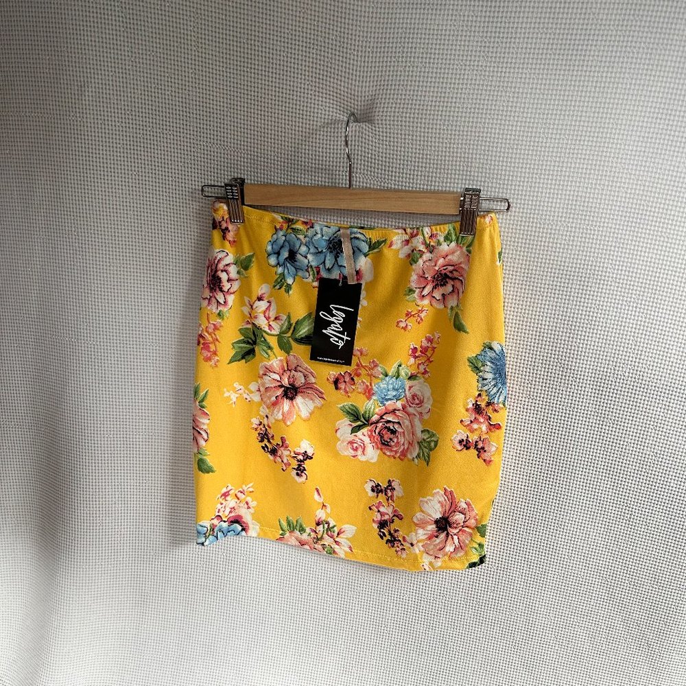 Lani California floral skirt (NWT)
